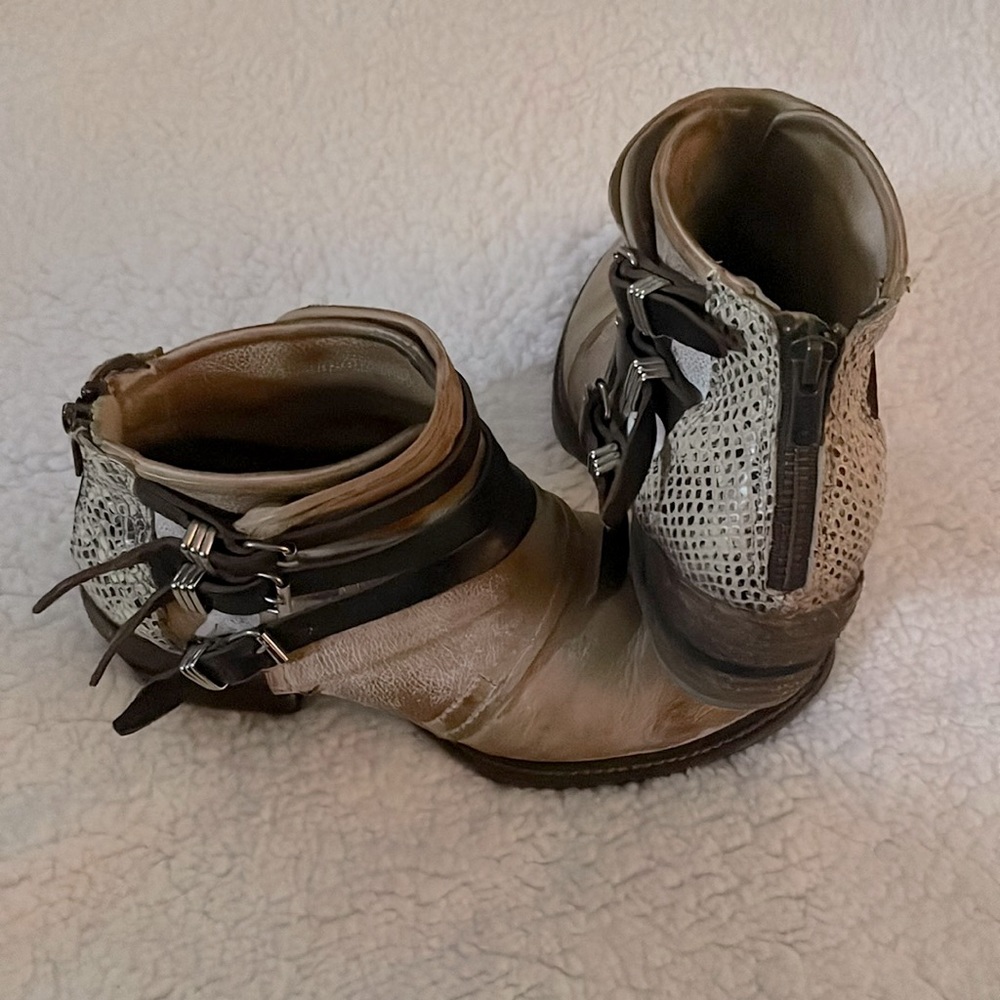 Freebird bootie size 7
